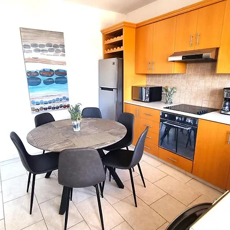 Haven: 7-minute Walk To The + Pool 아파트 *