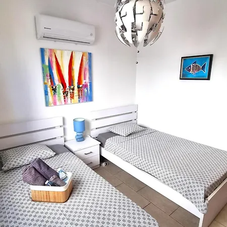 Апартаменти Haven: 7-minute Walk To The + Pool Ларнака