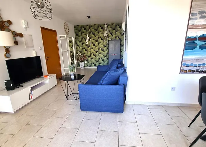 Haven: 7-minute Walk To The + Pool Ларнака