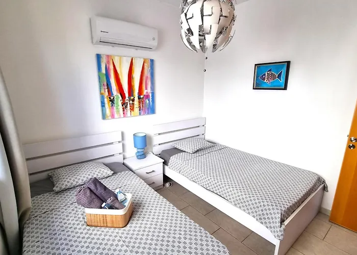 Апартаменты Haven: 7-minute Walk To The + Pool Ларнака