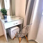 Apartment Haven: 7-minute Walk To The + Pool Larnaca