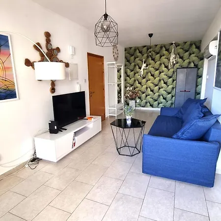 Apartment Haven: 7-minute Walk To The + Pool Larnaka