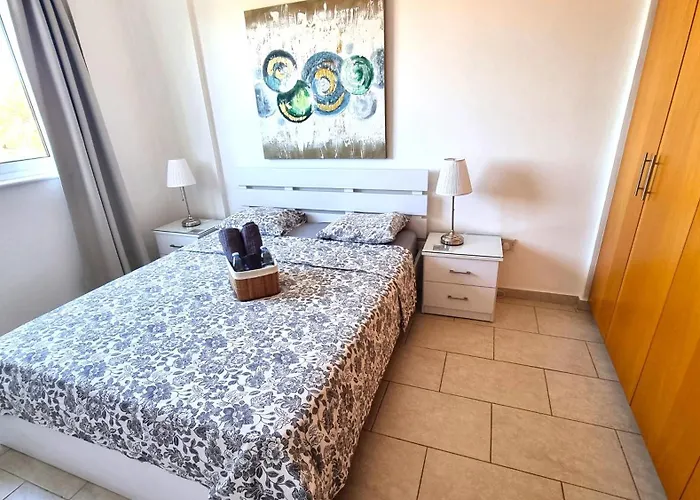 Haven: 7-minute Walk To The + Pool Διαμέρισμα Λάρνακα