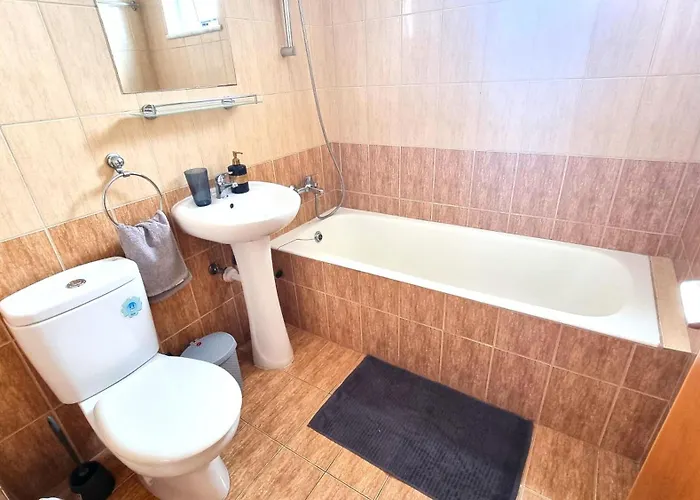 Διαμέρισμα Haven: 7-minute Walk To The + Pool